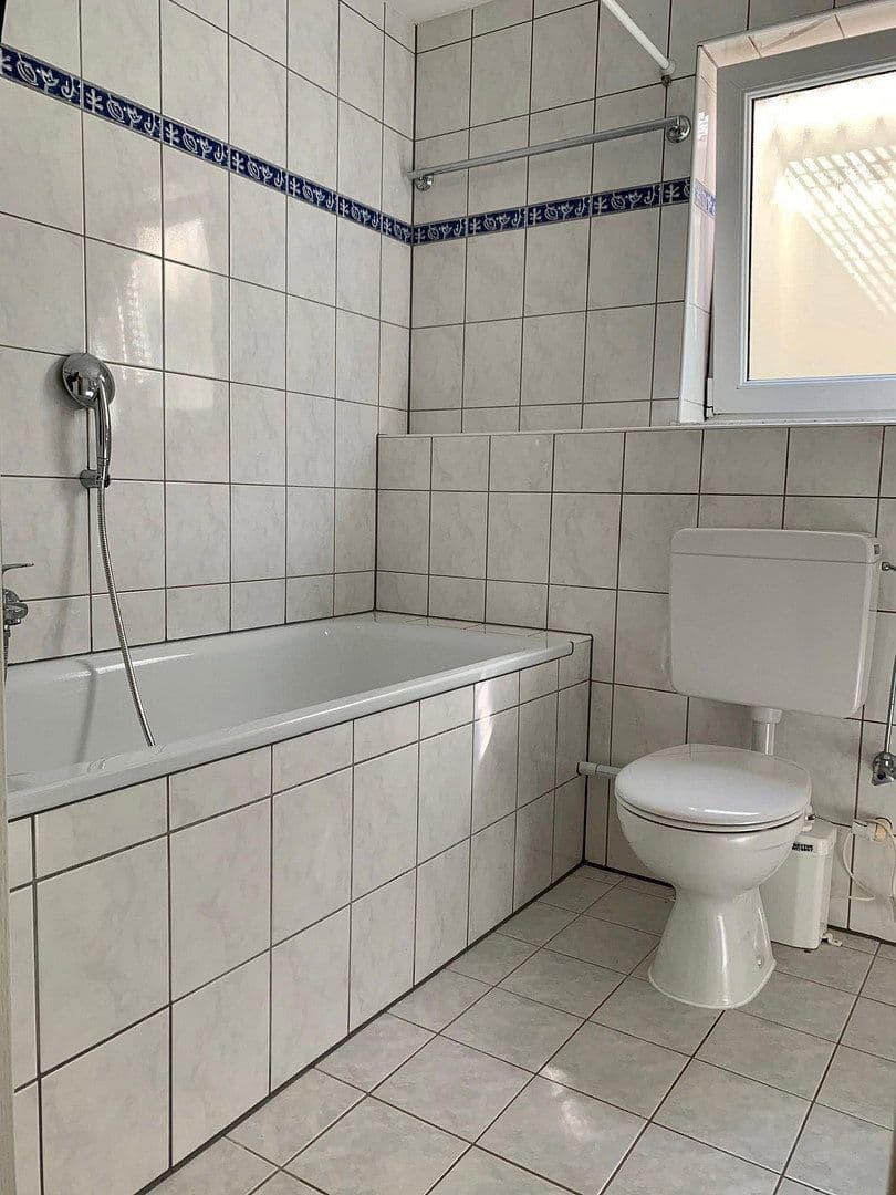 Prenájom bytu 1-izbový 47 m², Gülser Straße, Koblenz, Porýnie-Falcko Prenájom bytu 1-izbový 47 m², Gülser Straße, Koblenz, Porýnie-Falcko