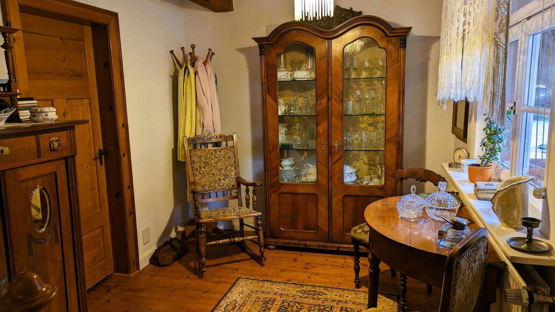 Predaj domu 200 m², pozemok 938 m², Mörlenbach, Hesensko Predaj domu 200 m², pozemok 938 m², Mörlenbach, Hesensko