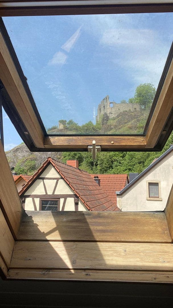 Predaj domu 160 m², pozemok 1.450 m², Falkenstein, Porýnie-Falcko Predaj domu 160 m², pozemok 1.450 m², Falkenstein, Porýnie-Falcko