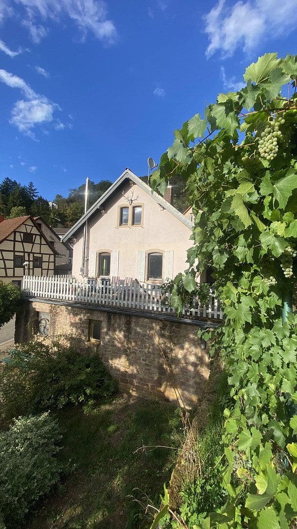 Predaj domu 160 m², pozemok 1.450 m², Falkenstein, Porýnie-Falcko Predaj domu 160 m², pozemok 1.450 m², Falkenstein, Porýnie-Falcko