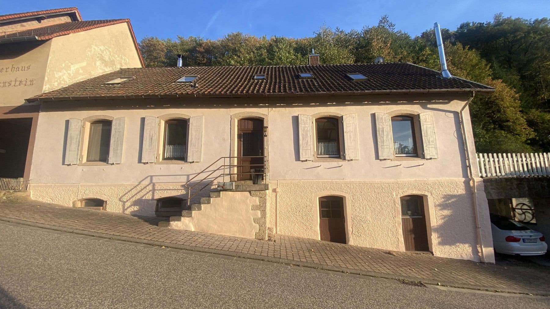 Predaj domu 160 m², pozemok 1.450 m², Falkenstein, Porýnie-Falcko Predaj domu 160 m², pozemok 1.450 m², Falkenstein, Porýnie-Falcko