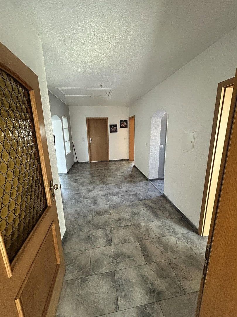 Prenájom bytu 4-izbový 111 m², Kreisstr. 71 B, Saarbrücken, Sársko Prenájom bytu 4-izbový 111 m², Kreisstr. 71 B, Saarbrücken, Sársko