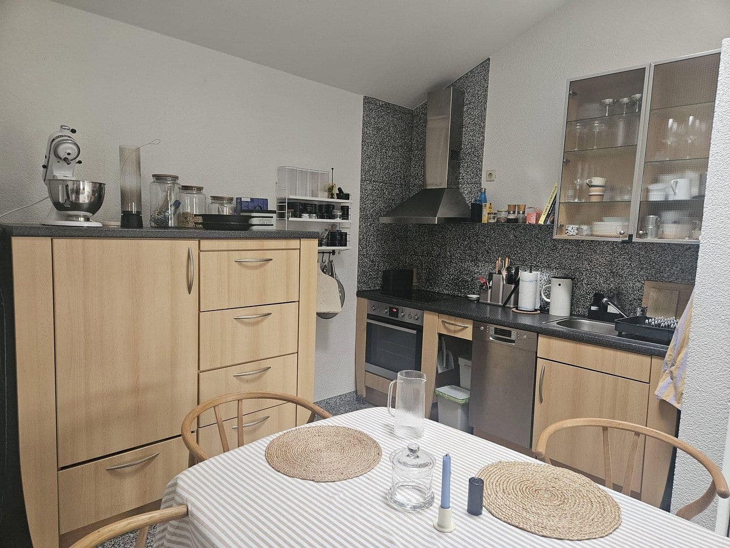 Prenájom bytu 1-izbový 70 m², Wehr, Bádensko-Wurttembersko Prenájom bytu 1-izbový 70 m², Wehr, Bádensko-Wurttembersko