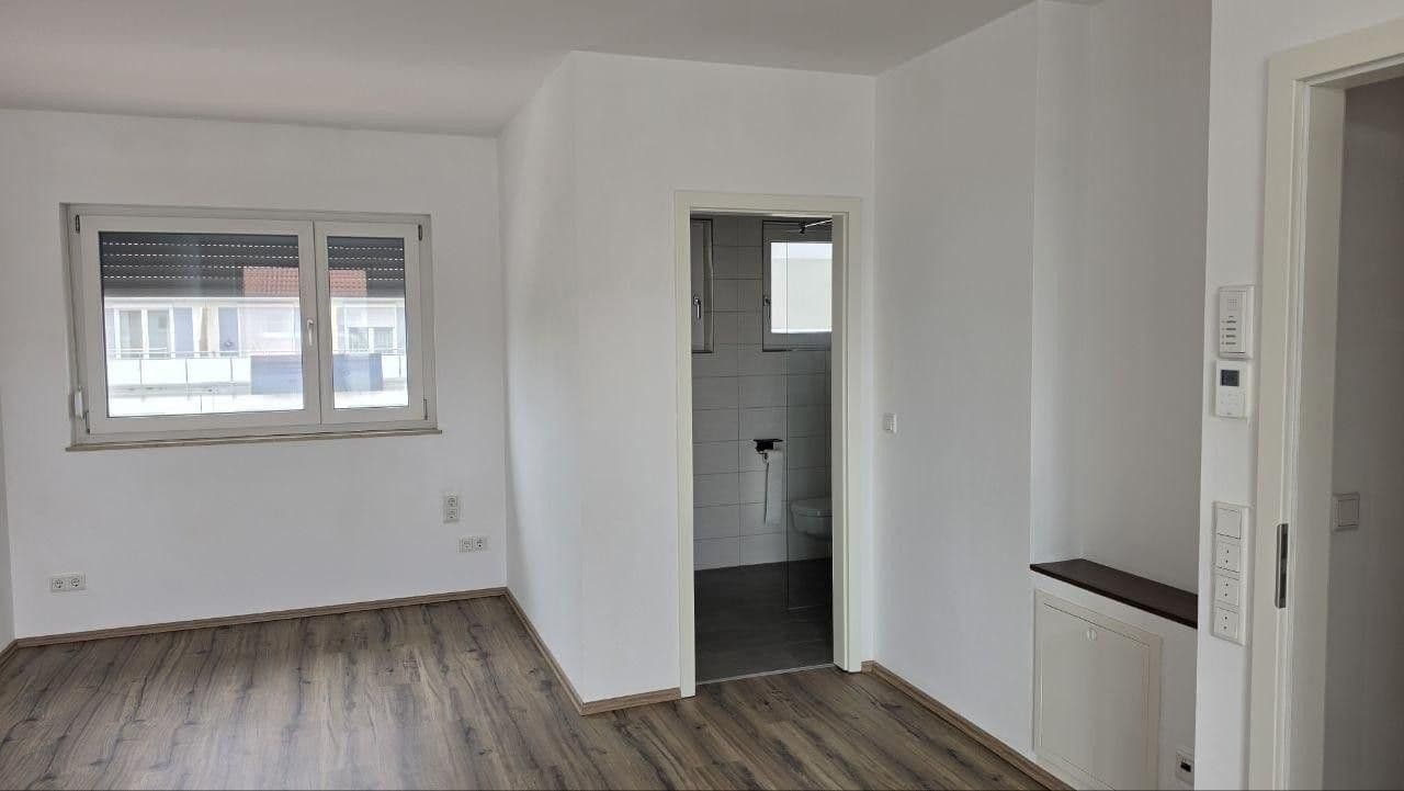 Predaj domu 137 m², pozemok 248 m², Adelsdorf, Bavorsko Predaj domu 137 m², pozemok 248 m², Adelsdorf, Bavorsko