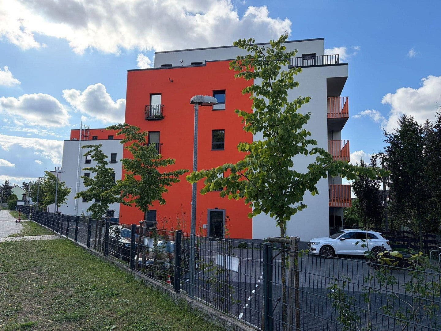 Prenájom bytu 4-izbový 110 m², Alt-Biesdorf 49, Berlin, Berlín Prenájom bytu 4-izbový 110 m², Alt-Biesdorf 49, Berlin, Berlín