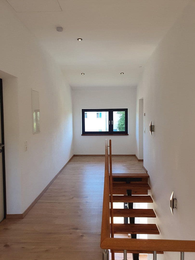 Prenájom bytu 7-izbový 151 m², Diedorf, Bavorsko Prenájom bytu 7-izbový 151 m², Diedorf, Bavorsko