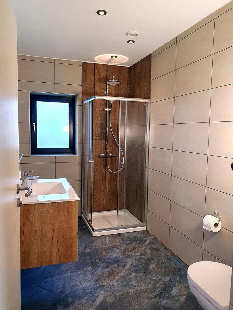 Prenájom bytu 7-izbový 151 m², Diedorf, Bavorsko Prenájom bytu 7-izbový 151 m², Diedorf, Bavorsko