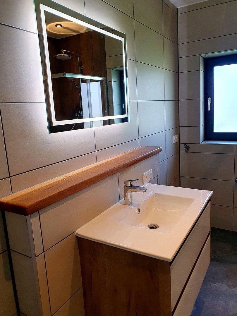 Prenájom bytu 7-izbový 151 m², Diedorf, Bavorsko Prenájom bytu 7-izbový 151 m², Diedorf, Bavorsko