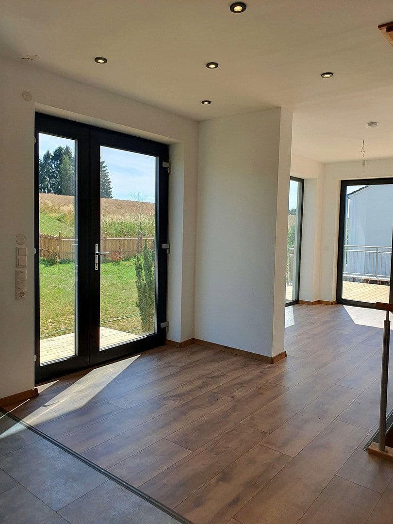 Prenájom bytu 7-izbový 151 m², Diedorf, Bavorsko Prenájom bytu 7-izbový 151 m², Diedorf, Bavorsko