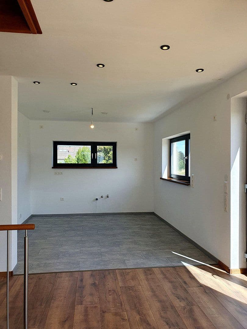 Prenájom bytu 7-izbový 151 m², Diedorf, Bavorsko Prenájom bytu 7-izbový 151 m², Diedorf, Bavorsko