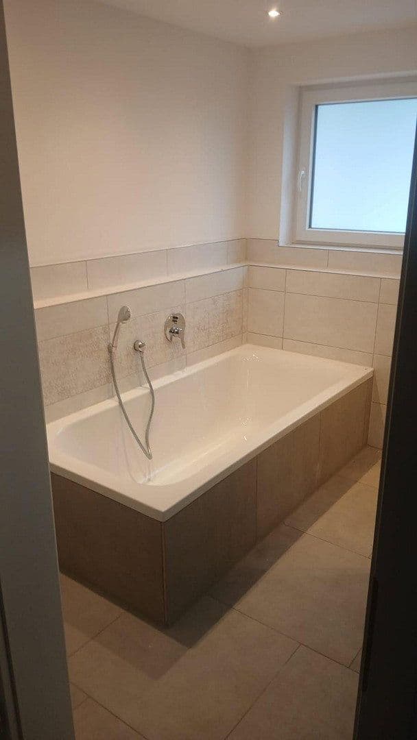Prenájom bytu 2-izbový 100 m², Leutenbergstraße 2, Kammlach, Bavorsko Prenájom bytu 2-izbový 100 m², Leutenbergstraße 2, Kammlach, Bavorsko