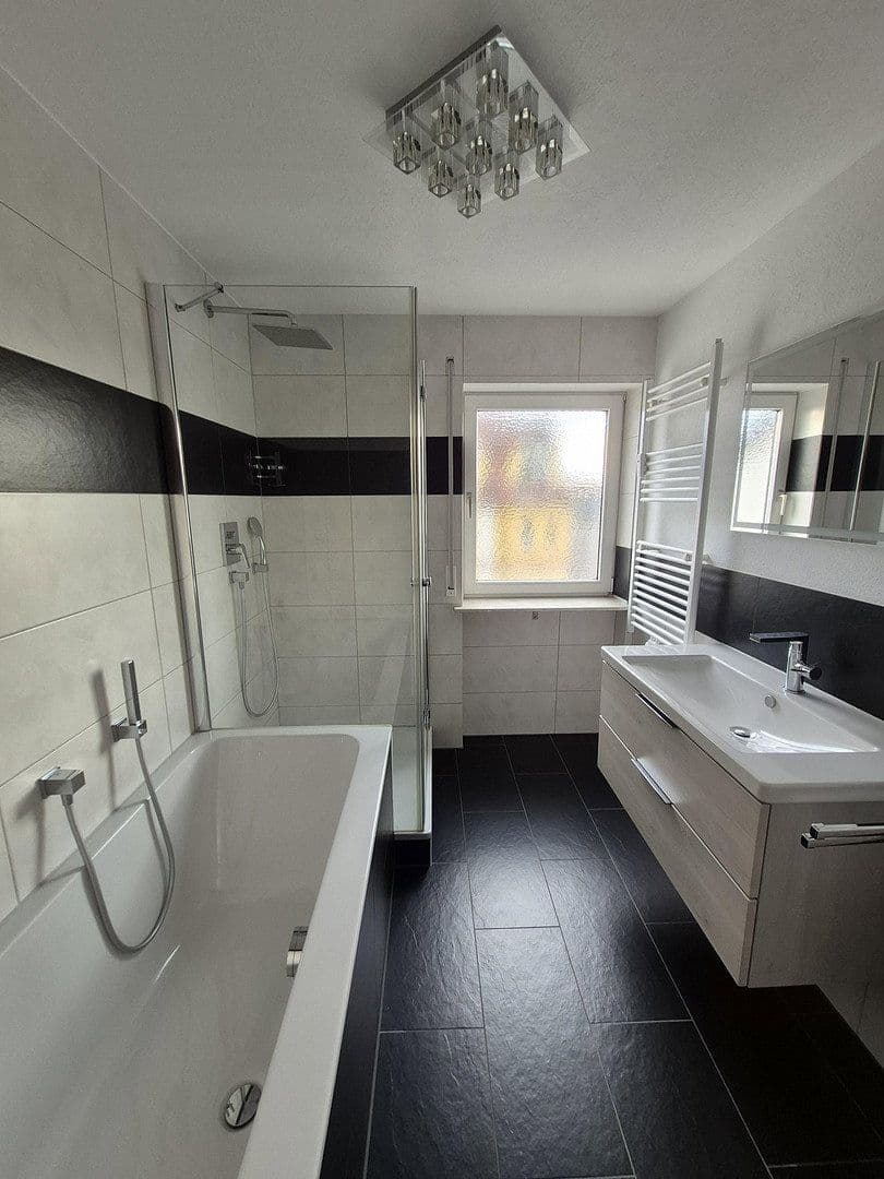 Prenájom bytu 3-izbový 80 m², Moltkestraße 22, Friedrichshafen, Bádensko-Wurttembersko Prenájom bytu 3-izbový 80 m², Moltkestraße 22, Friedrichshafen, Bádensko-Wurttembersko