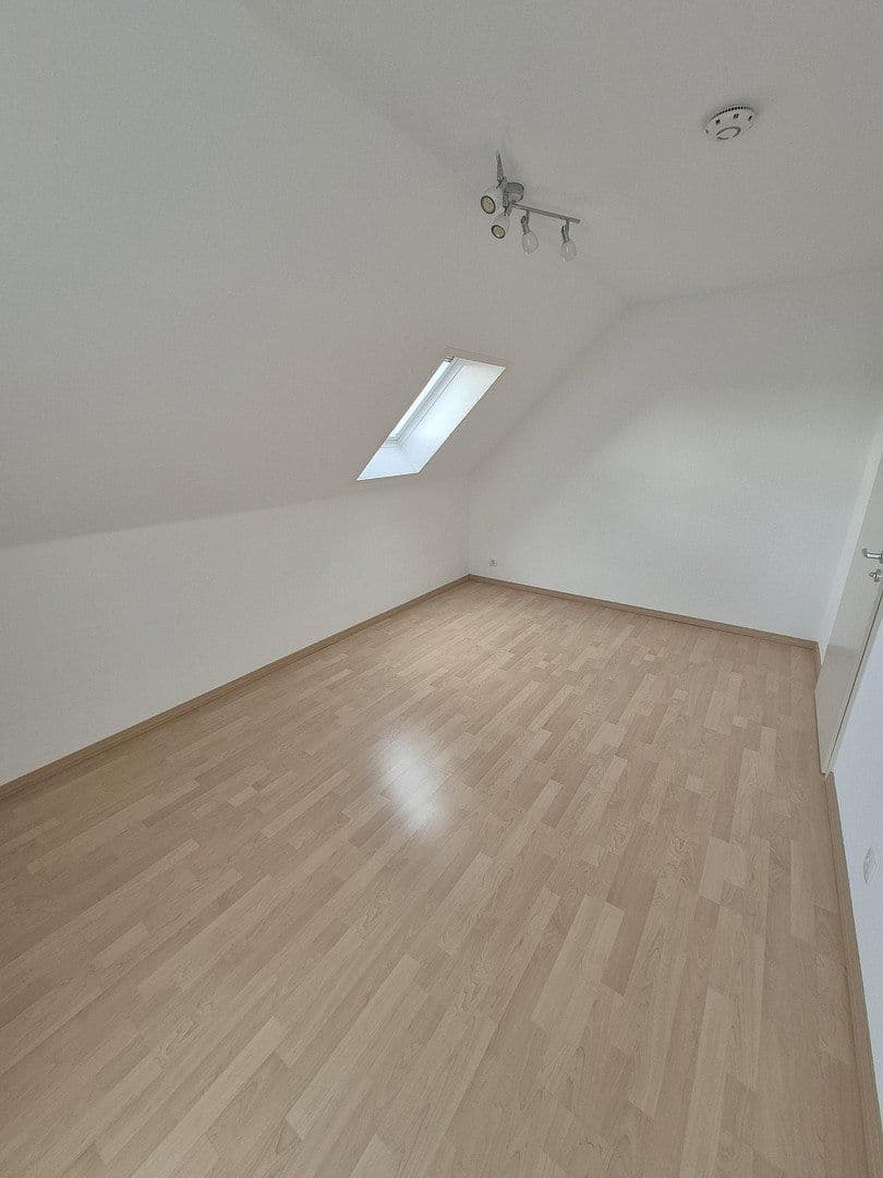 Prenájom bytu 3-izbový 80 m², Moltkestraße 22, Friedrichshafen, Bádensko-Wurttembersko Prenájom bytu 3-izbový 80 m², Moltkestraße 22, Friedrichshafen, Bádensko-Wurttembersko