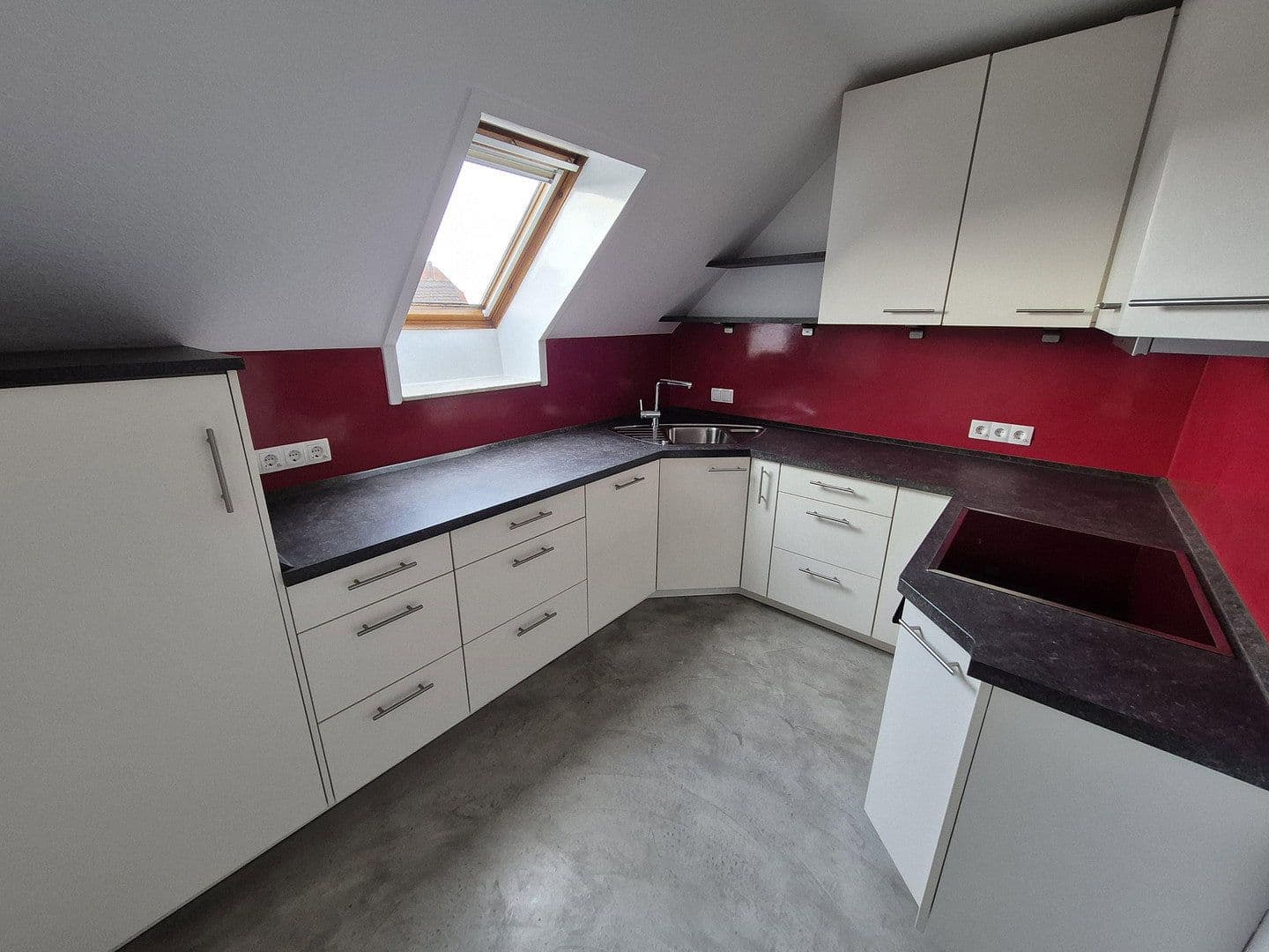 Prenájom bytu 3-izbový 80 m², Moltkestraße 22, Friedrichshafen, Bádensko-Wurttembersko Prenájom bytu 3-izbový 80 m², Moltkestraße 22, Friedrichshafen, Bádensko-Wurttembersko