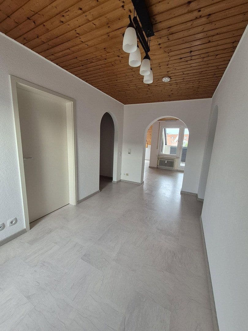 Prenájom bytu 3-izbový 80 m², Moltkestraße 22, Friedrichshafen, Bádensko-Wurttembersko Prenájom bytu 3-izbový 80 m², Moltkestraße 22, Friedrichshafen, Bádensko-Wurttembersko