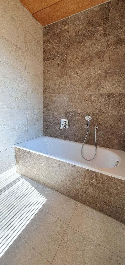 Predaj domu 192 m², pozemok 1.559 m², Schwindegg, Bavorsko Predaj domu 192 m², pozemok 1.559 m², Schwindegg, Bavorsko