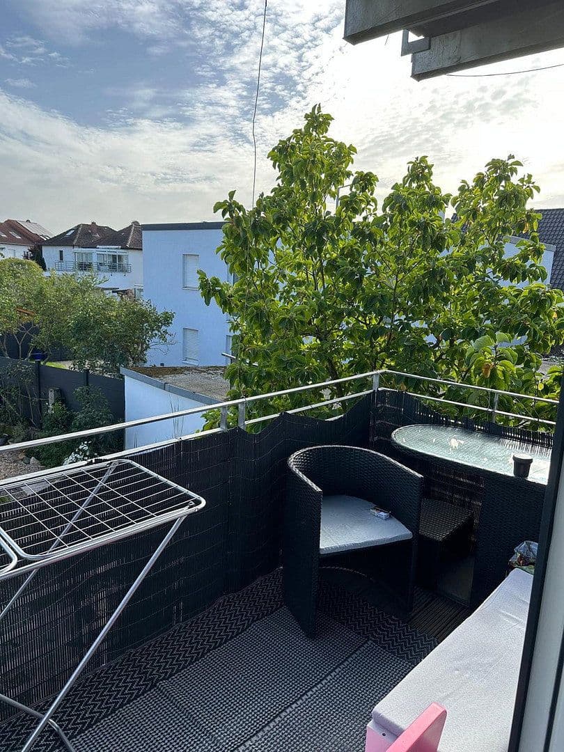Prenájom bytu 4-izbový 108 m², Rheinauer Str. 34, Brühl, Bádensko-Wurttembersko Prenájom bytu 4-izbový 108 m², Rheinauer Str. 34, Brühl, Bádensko-Wurttembersko