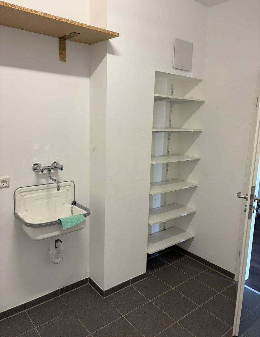Prenájom bytu 3-izbový 96 m², Braunschweig, Dolné Sasko Prenájom bytu 3-izbový 96 m², Braunschweig, Dolné Sasko