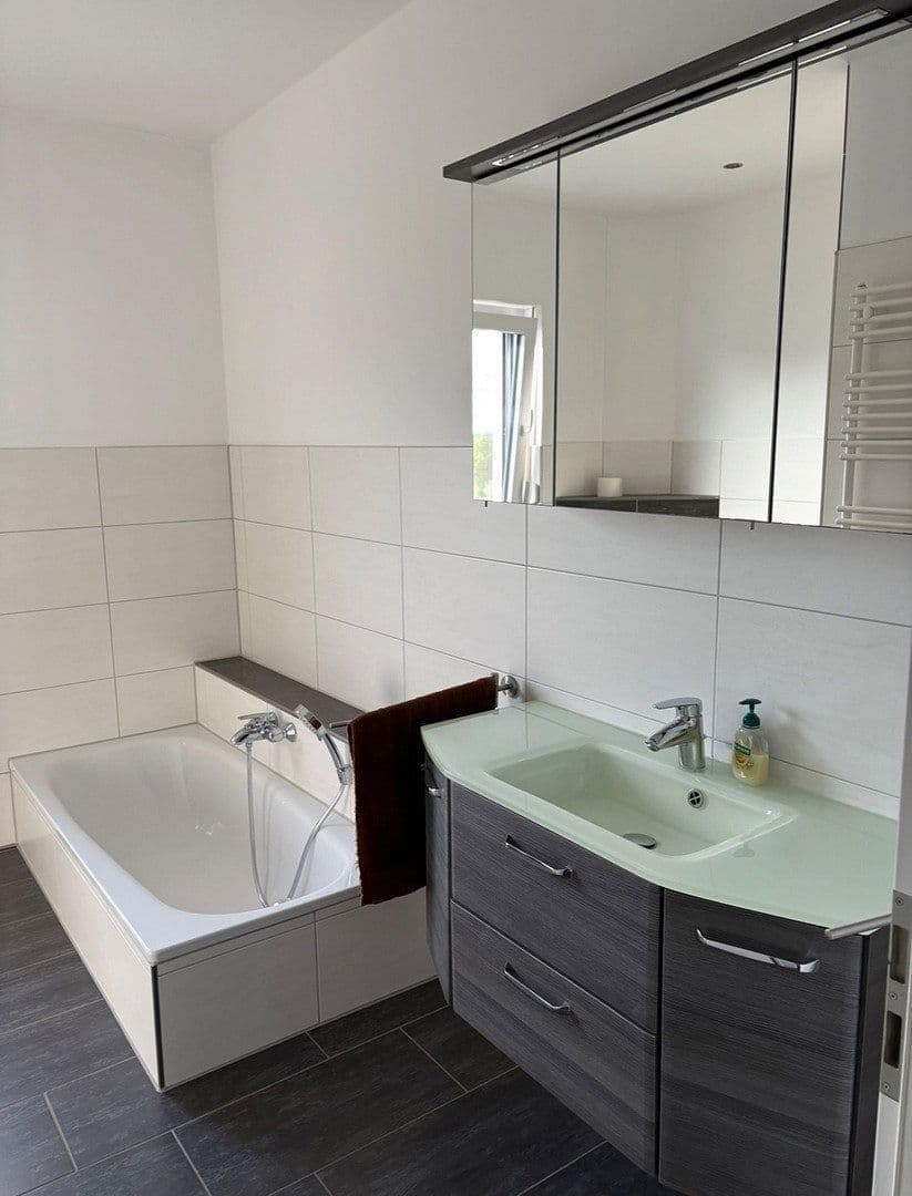 Prenájom bytu 3-izbový 96 m², Braunschweig, Dolné Sasko Prenájom bytu 3-izbový 96 m², Braunschweig, Dolné Sasko