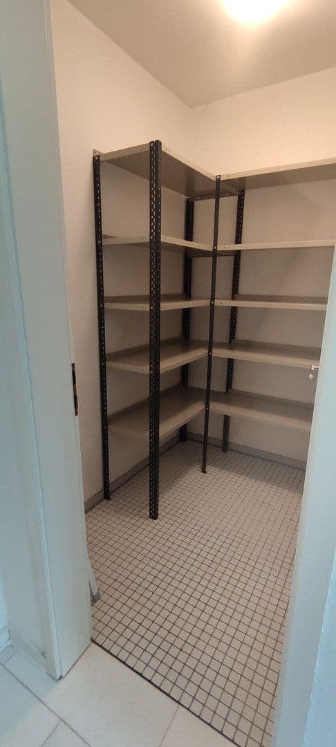 Prenájom bytu 3-izbový 120 m², Seelze, Dolné Sasko Prenájom bytu 3-izbový 120 m², Seelze, Dolné Sasko