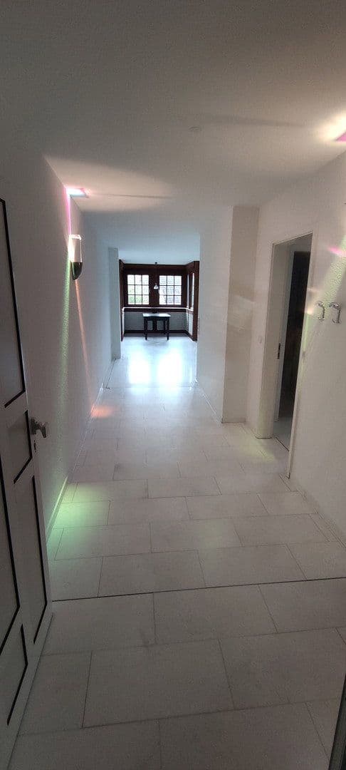 Prenájom bytu 3-izbový 120 m², Seelze, Dolné Sasko Prenájom bytu 3-izbový 120 m², Seelze, Dolné Sasko