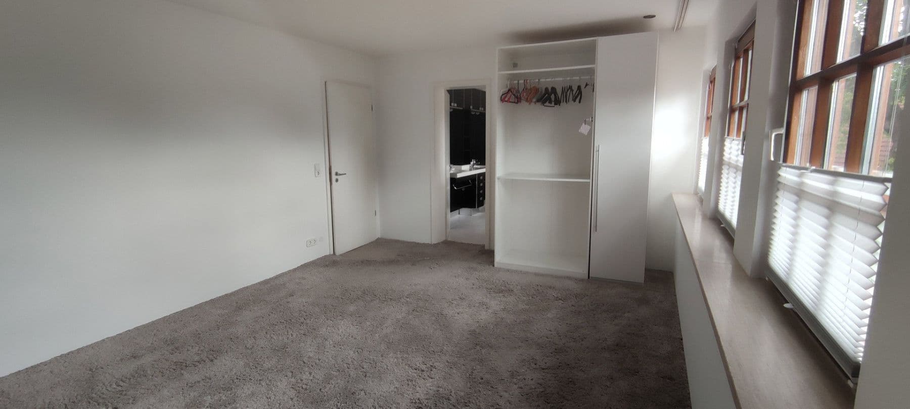 Prenájom bytu 3-izbový 120 m², Seelze, Dolné Sasko Prenájom bytu 3-izbový 120 m², Seelze, Dolné Sasko