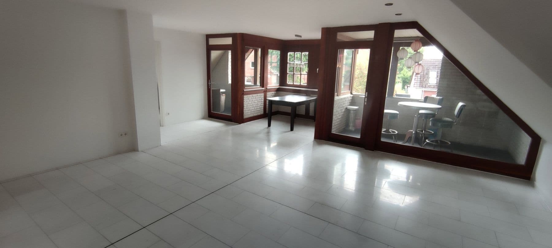 Prenájom bytu 3-izbový 120 m², Seelze, Dolné Sasko Prenájom bytu 3-izbový 120 m², Seelze, Dolné Sasko