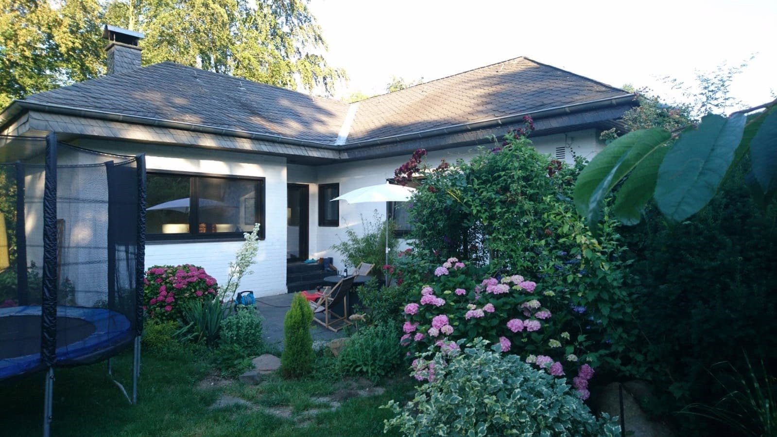 Predaj domu 141 m², pozemok 840 m², Neuenberger Straße, Neuss, Severné Porýnie - Westfálsko Predaj domu 141 m², pozemok 840 m², Neuenberger Straße, Neuss, Severné Porýnie - Westfálsko