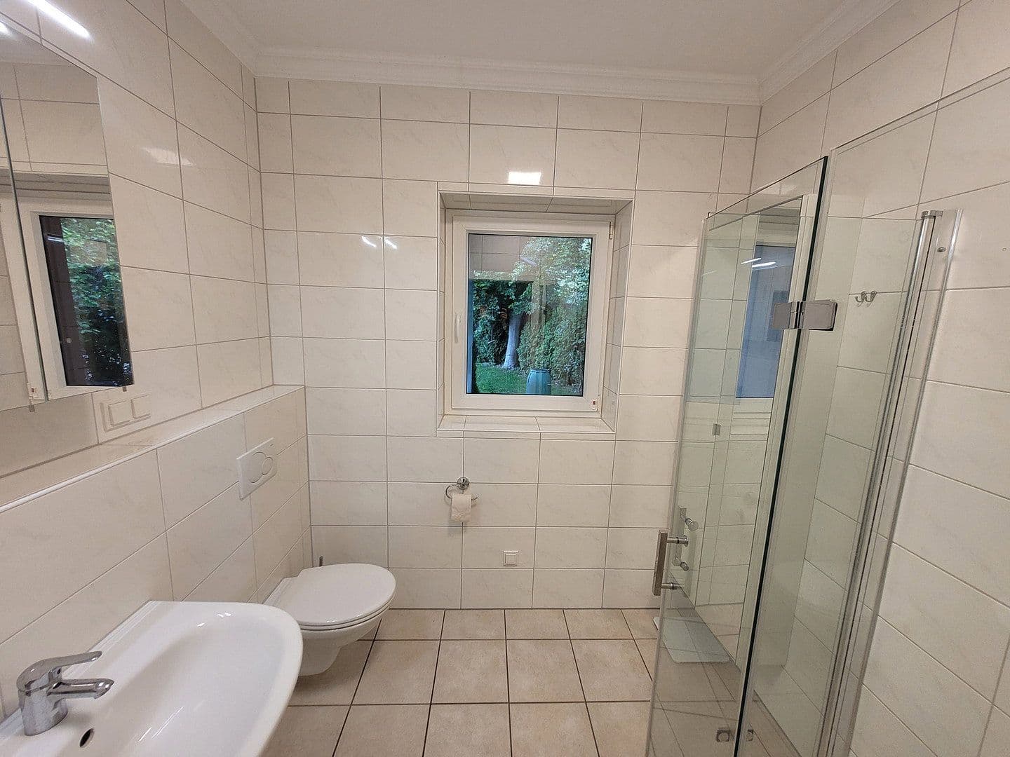 Predaj domu 141 m², pozemok 840 m², Neuenberger Straße, Neuss, Severné Porýnie - Westfálsko Predaj domu 141 m², pozemok 840 m², Neuenberger Straße, Neuss, Severné Porýnie - Westfálsko