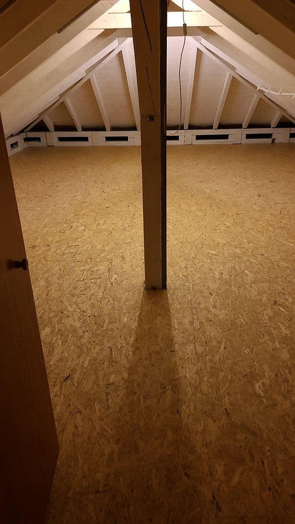 Predaj domu 141 m², pozemok 840 m², Neuenberger Straße, Neuss, Severné Porýnie - Westfálsko Predaj domu 141 m², pozemok 840 m², Neuenberger Straße, Neuss, Severné Porýnie - Westfálsko