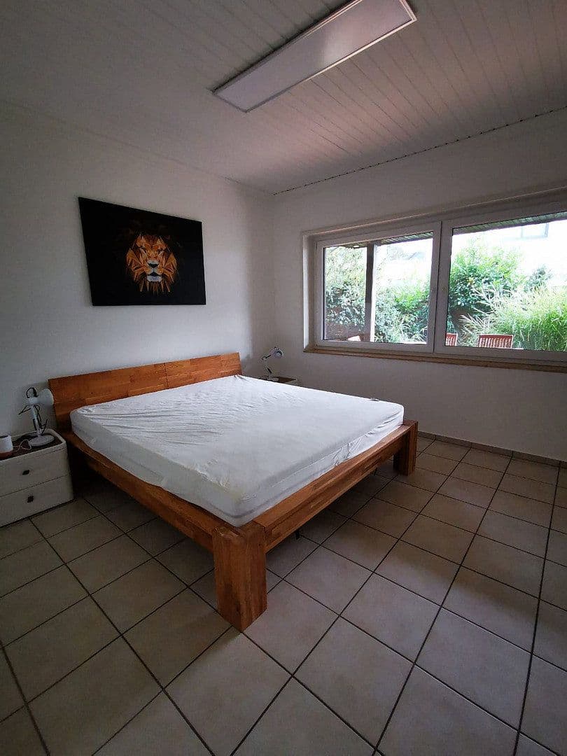 Predaj domu 141 m², pozemok 840 m², Neuenberger Straße, Neuss, Severné Porýnie - Westfálsko Predaj domu 141 m², pozemok 840 m², Neuenberger Straße, Neuss, Severné Porýnie - Westfálsko