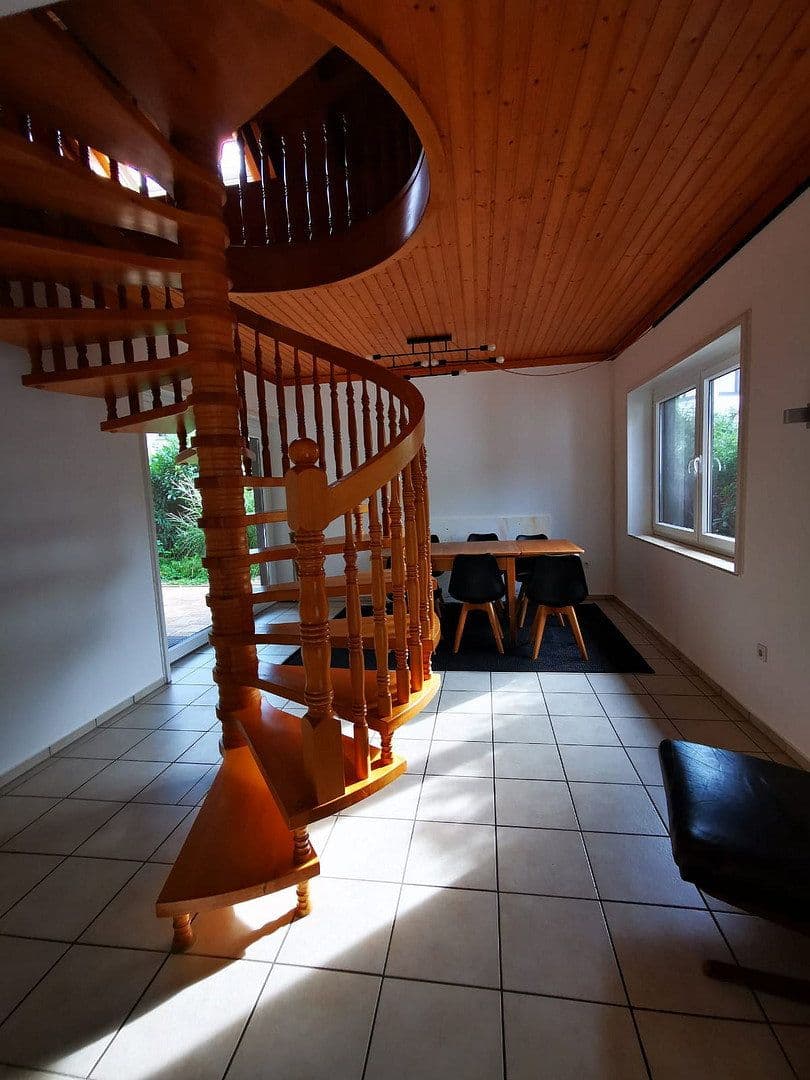 Predaj domu 141 m², pozemok 840 m², Neuenberger Straße, Neuss, Severné Porýnie - Westfálsko Predaj domu 141 m², pozemok 840 m², Neuenberger Straße, Neuss, Severné Porýnie - Westfálsko