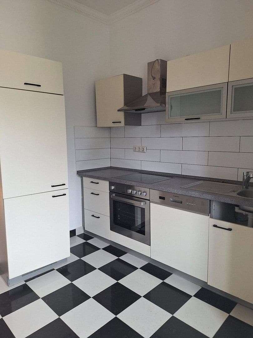 Prenájom bytu 3-izbový 69 m², Köln, Severné Porýnie - Westfálsko Prenájom bytu 3-izbový 69 m², Köln, Severné Porýnie - Westfálsko