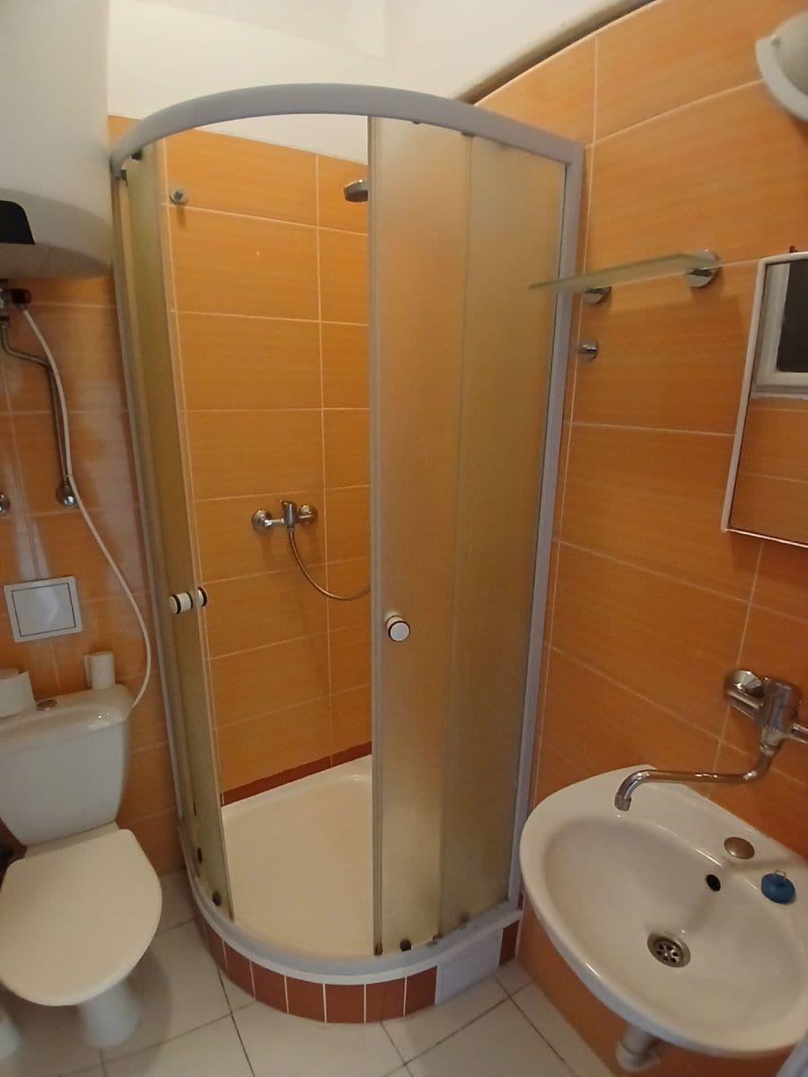 Prenájom bytu 1-izbový 20 m², Kovářská, Praha, Praha Prenájom bytu 1-izbový 20 m², Kovářská, Praha, Praha