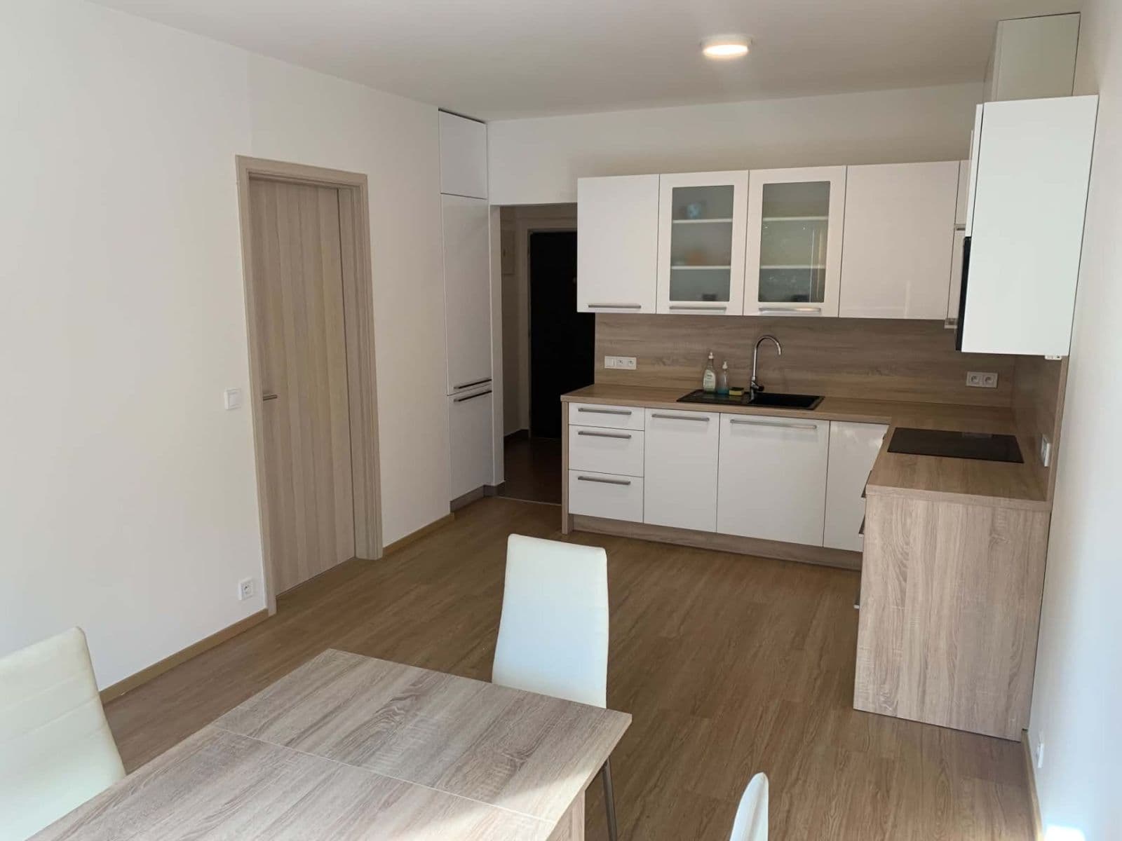 Prenájom bytu 2-izbový 48 m², Pod Kavalírkou, Praha, Praha Prenájom bytu 2-izbový 48 m², Pod Kavalírkou, Praha, Praha