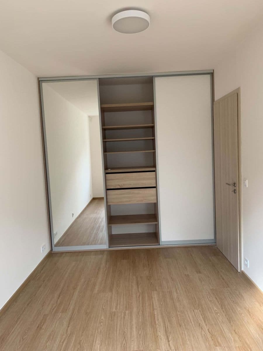 Prenájom bytu 2-izbový 48 m², Pod Kavalírkou, Praha, Praha Prenájom bytu 2-izbový 48 m², Pod Kavalírkou, Praha, Praha