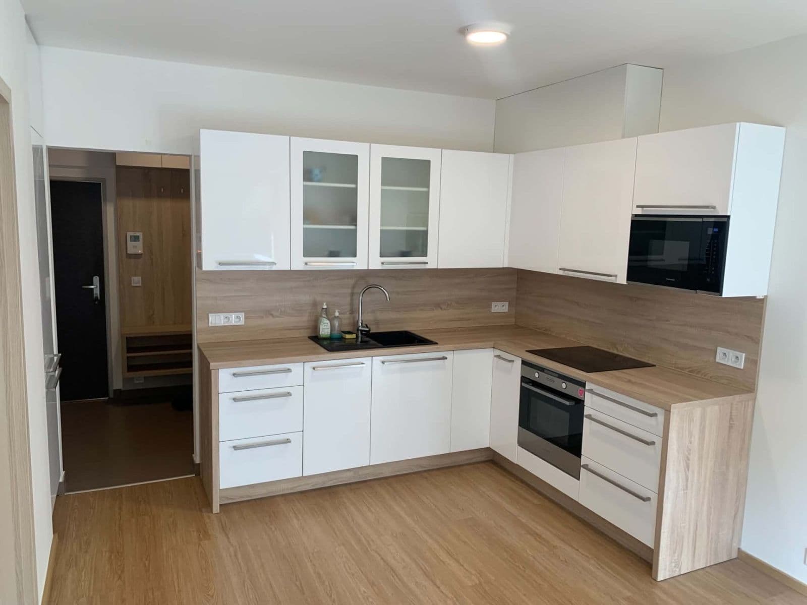 Prenájom bytu 2-izbový 48 m², Pod Kavalírkou, Praha, Praha Prenájom bytu 2-izbový 48 m², Pod Kavalírkou, Praha, Praha