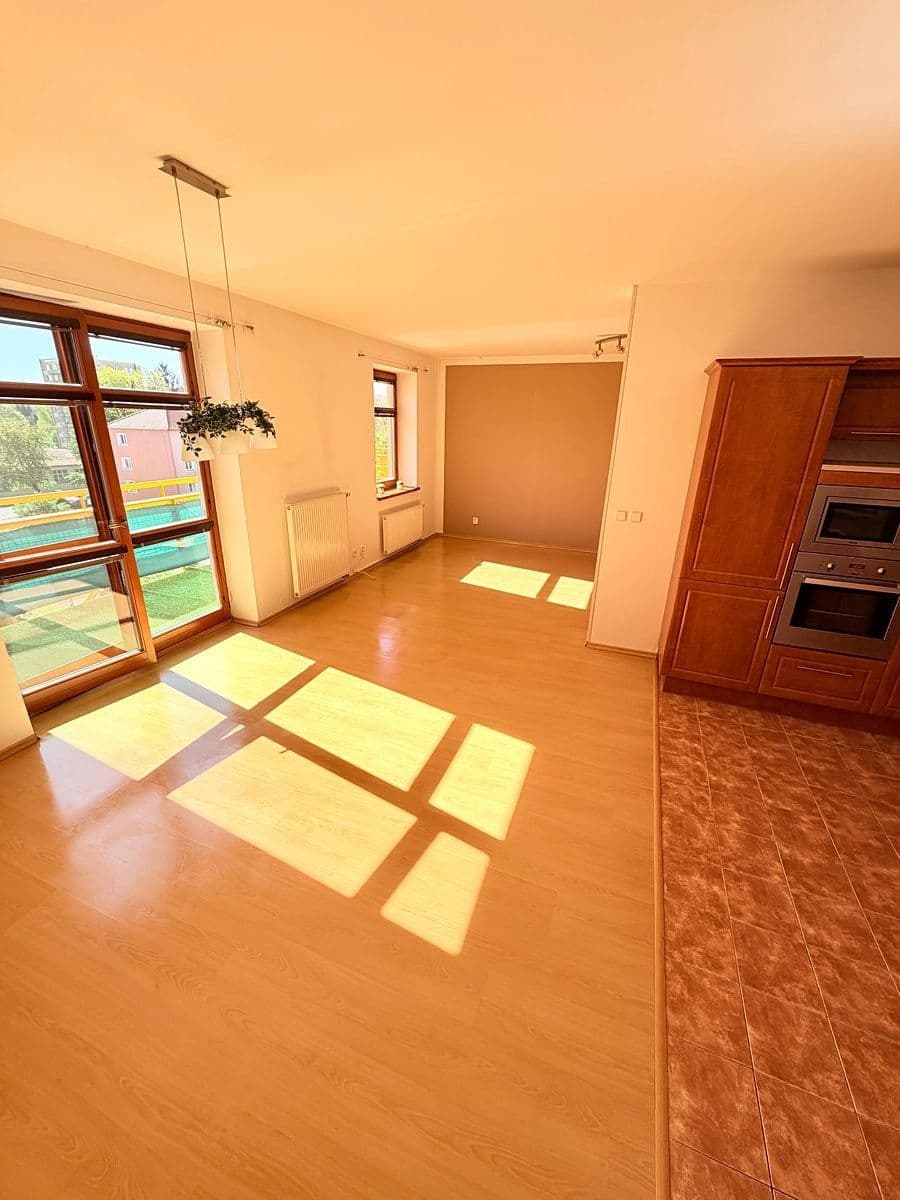 Predaj bytu 4-izbový 122 m², U Trojice, České Budějovice, Jihočeský kraj Predaj bytu 4-izbový 122 m², U Trojice, České Budějovice, Jihočeský kraj