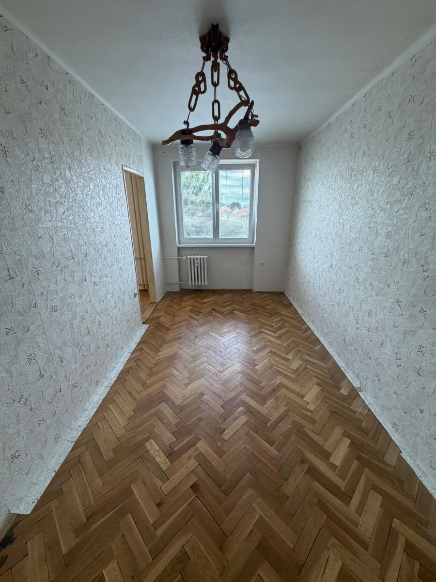 Predaj bytu 3-izbový 69 m², Písečná, Hradec Králové, Královéhradecký kraj Predaj bytu 3-izbový 69 m², Písečná, Hradec Králové, Královéhradecký kraj