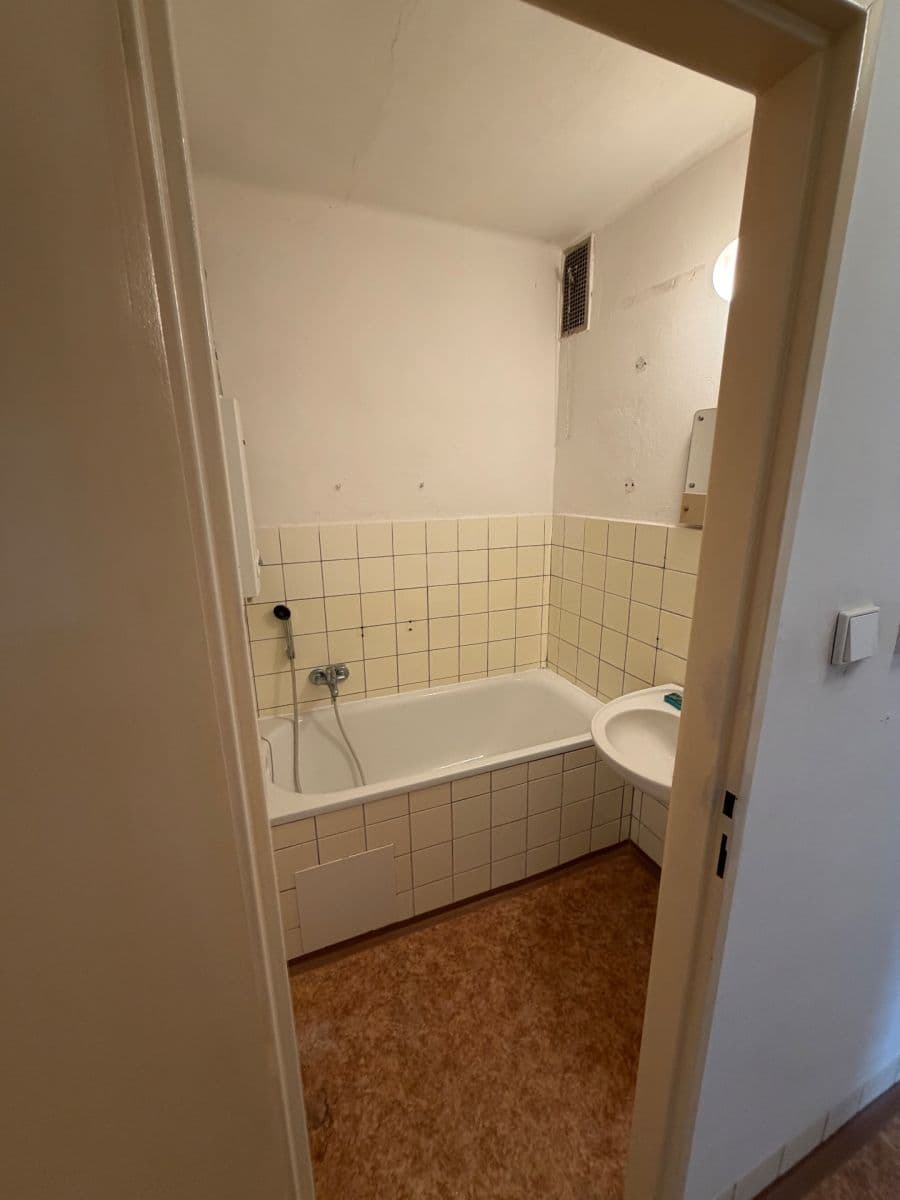 Predaj bytu 3-izbový 69 m², Písečná, Hradec Králové, Královéhradecký kraj Predaj bytu 3-izbový 69 m², Písečná, Hradec Králové, Královéhradecký kraj