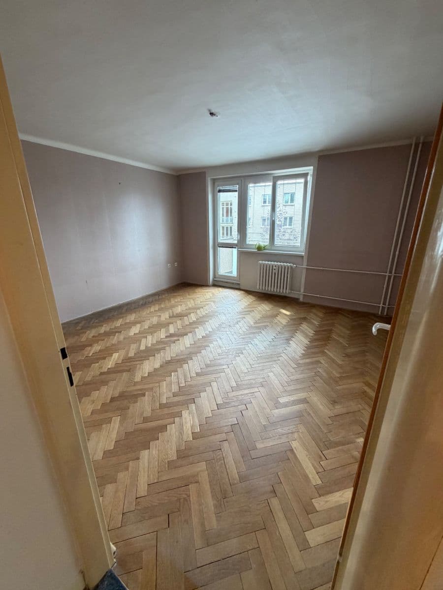 Predaj bytu 3-izbový 69 m², Písečná, Hradec Králové, Královéhradecký kraj Predaj bytu 3-izbový 69 m², Písečná, Hradec Králové, Královéhradecký kraj