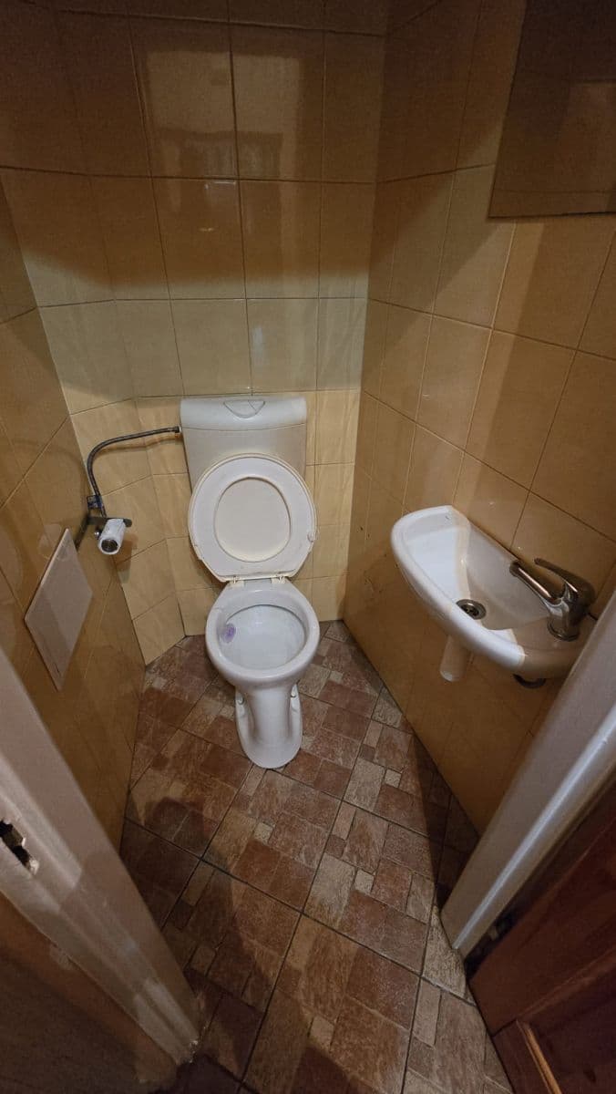 Prenájom bytu 2-izbový 42 m², Tolstého, Praha, Praha Prenájom bytu 2-izbový 42 m², Tolstého, Praha, Praha
