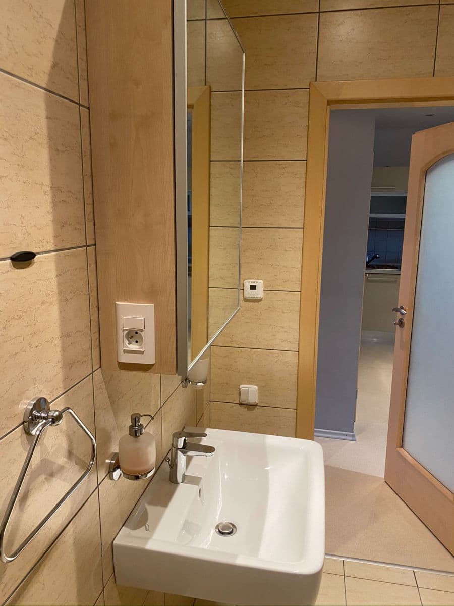Prenájom bytu 2-izbový 87 m², Za Poštou, Praha, Praha Prenájom bytu 2-izbový 87 m², Za Poštou, Praha, Praha
