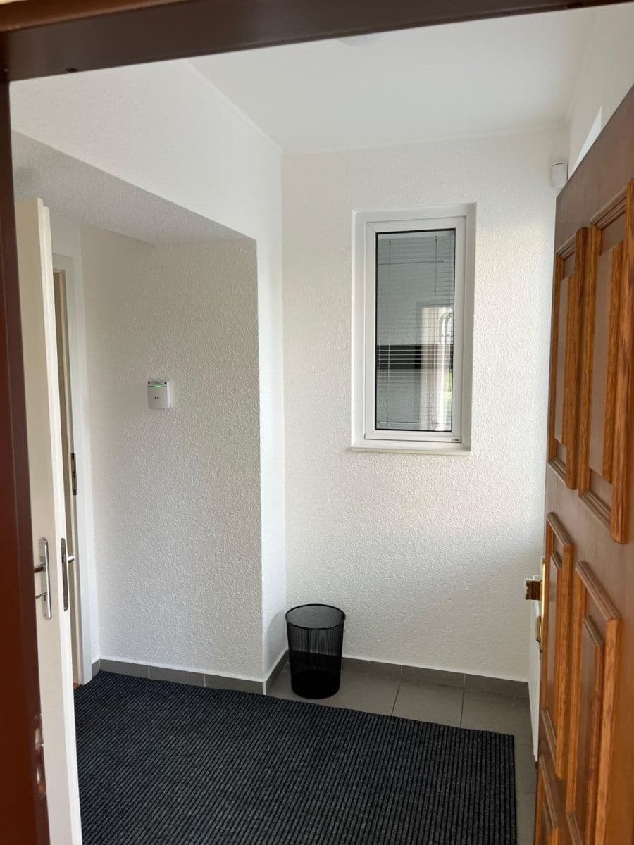 Prenájom kancelárie 75 m², Ústecká, Praha, Praha Prenájom kancelárie 75 m², Ústecká, Praha, Praha
