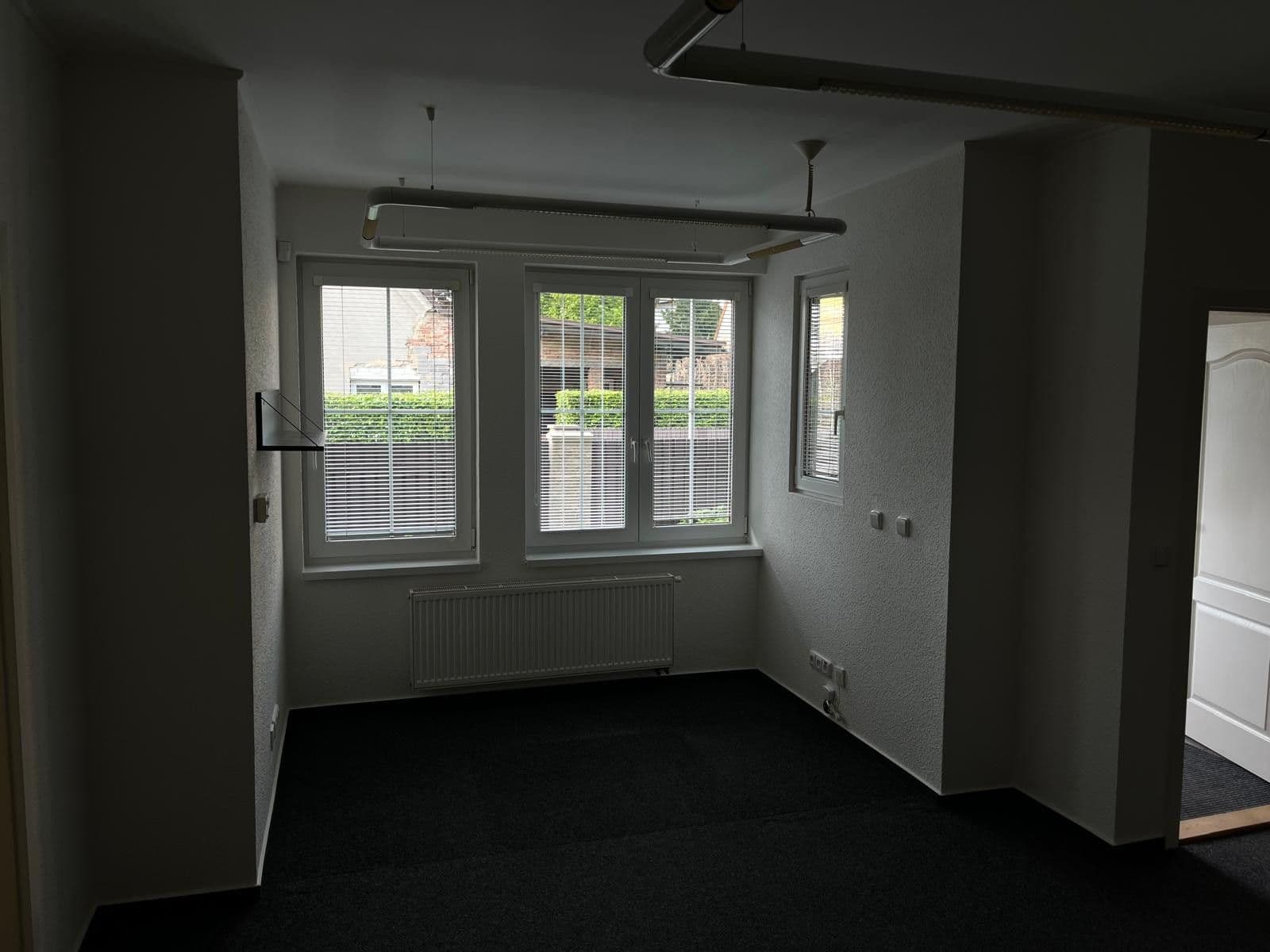 Prenájom kancelárie 75 m², Ústecká, Praha, Praha Prenájom kancelárie 75 m², Ústecká, Praha, Praha