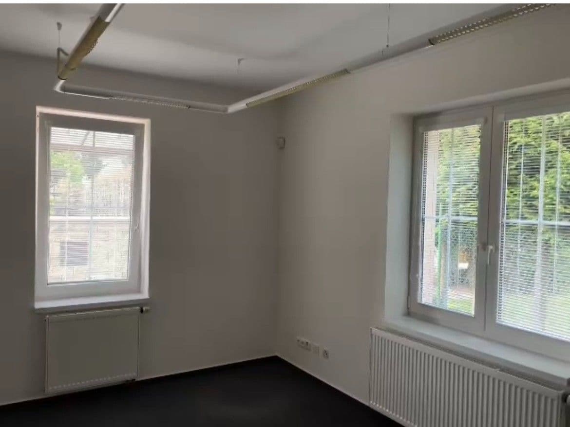 Prenájom kancelárie 75 m², Ústecká, Praha, Praha Prenájom kancelárie 75 m², Ústecká, Praha, Praha