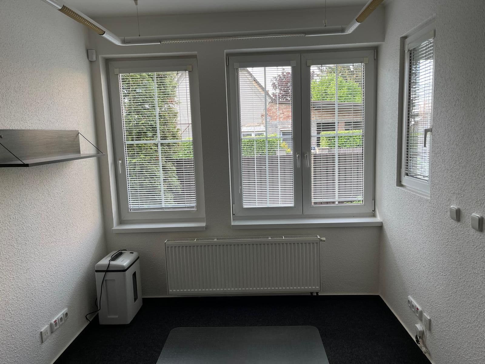 Prenájom kancelárie 75 m², Ústecká, Praha, Praha Prenájom kancelárie 75 m², Ústecká, Praha, Praha