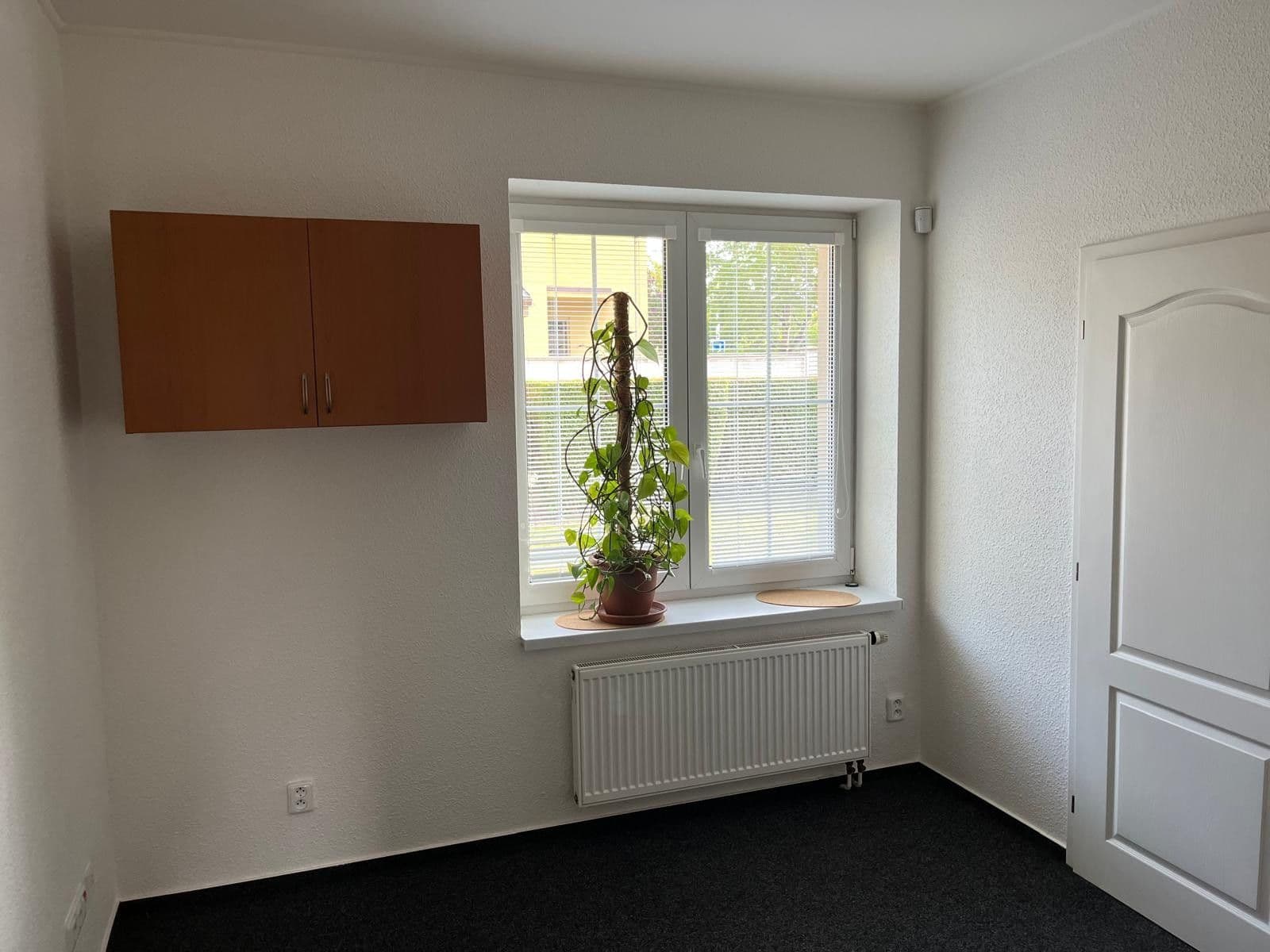 Prenájom kancelárie 75 m², Ústecká, Praha, Praha Prenájom kancelárie 75 m², Ústecká, Praha, Praha