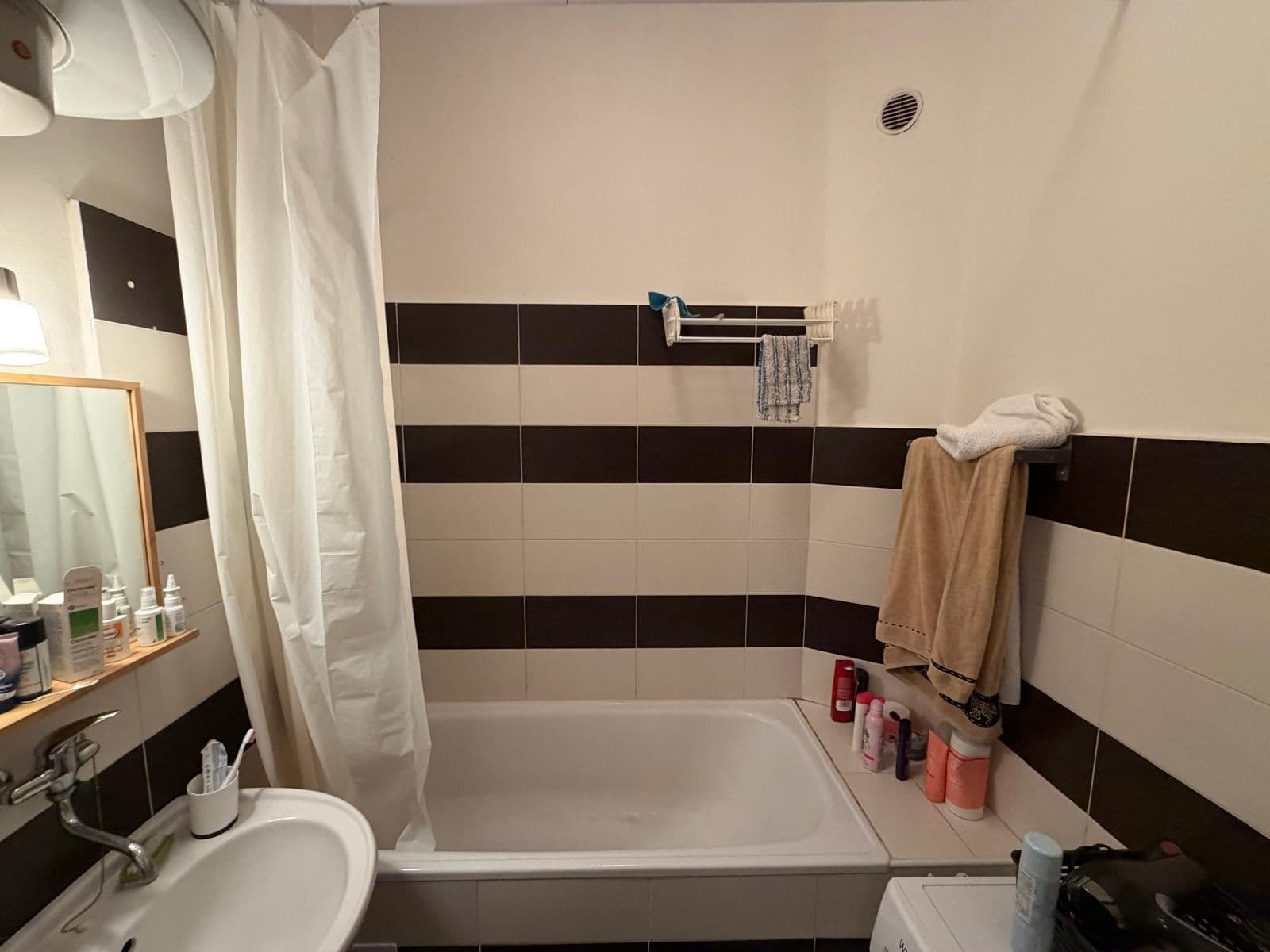 Prenájom bytu 2-izbový 52 m², Hartigova, Praha, Praha Prenájom bytu 2-izbový 52 m², Hartigova, Praha, Praha