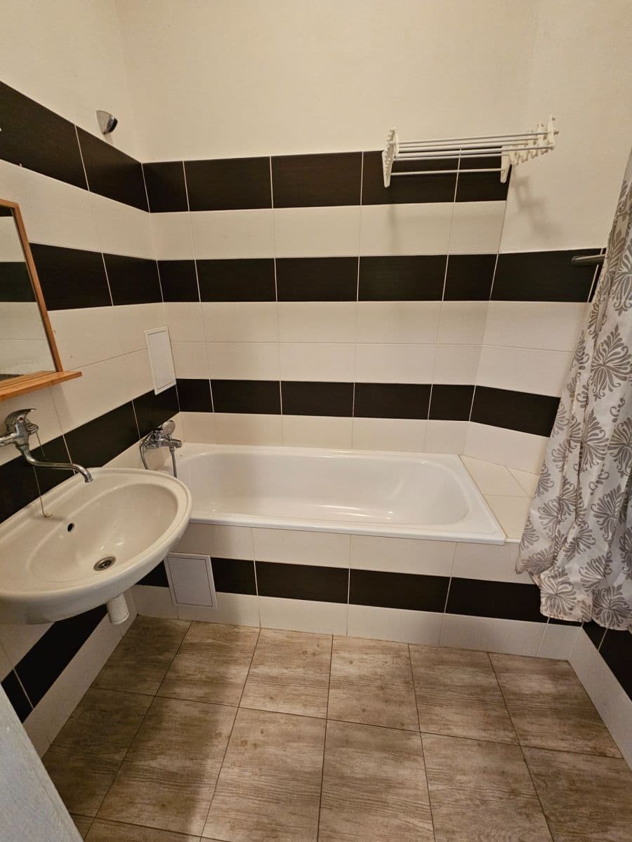 Prenájom bytu 2-izbový 52 m², Hartigova, Praha, Praha Prenájom bytu 2-izbový 52 m², Hartigova, Praha, Praha